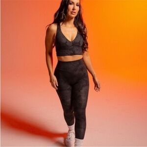 Buffbunny Collection Black Dahlia Floral High Waisted Rosa Leggings Small NWT